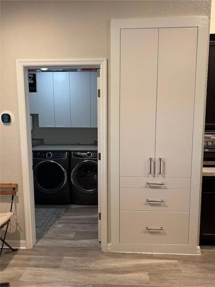 Building Photo - 244 Whispering Oaks Way