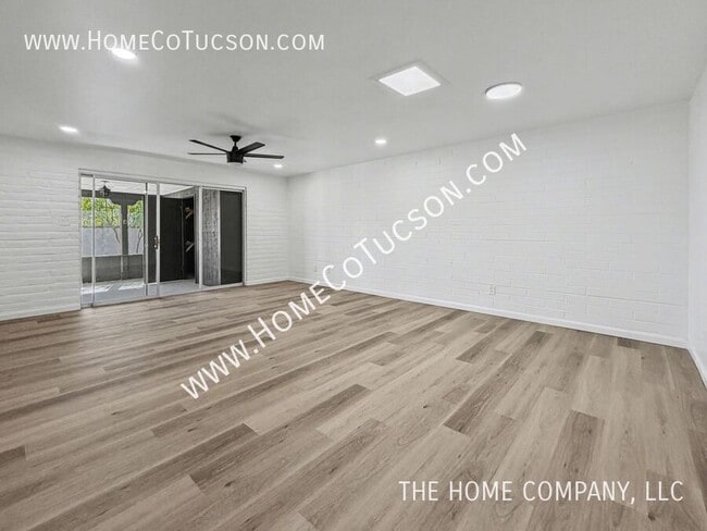 Building Photo - 413 W Pso Solana