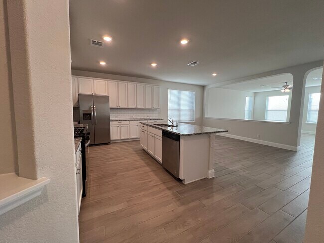 Building Photo - 207 Colorado Cyn