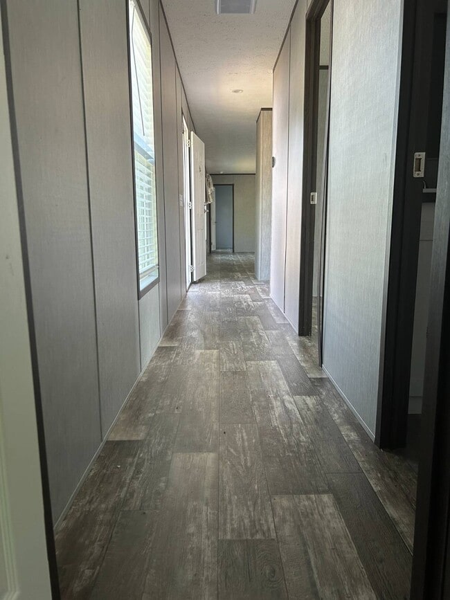 Building Photo - 575 Payne Creek