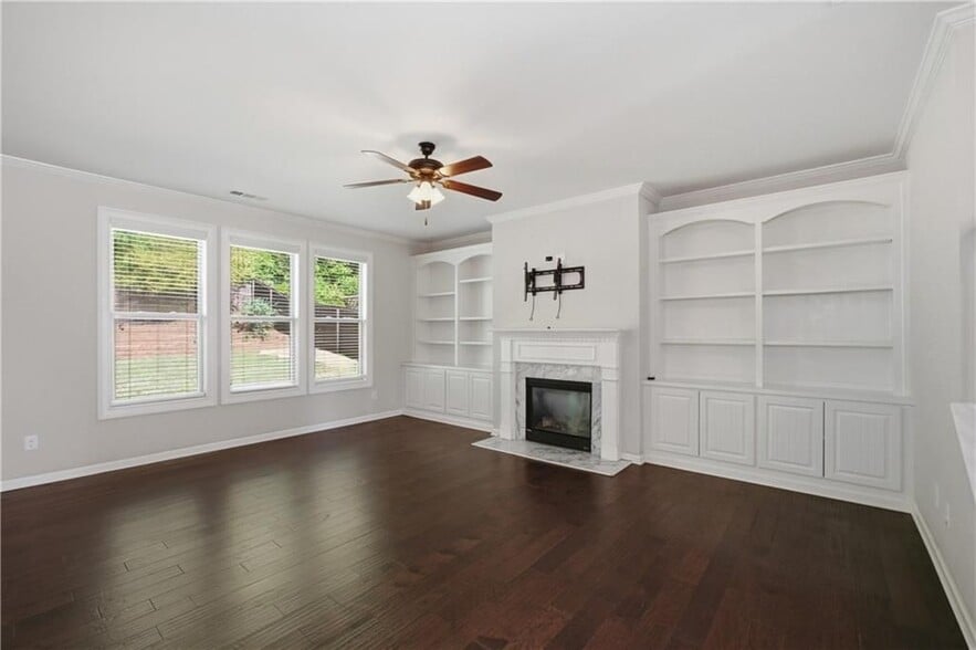 Building Photo - 4910 Belcrest Way