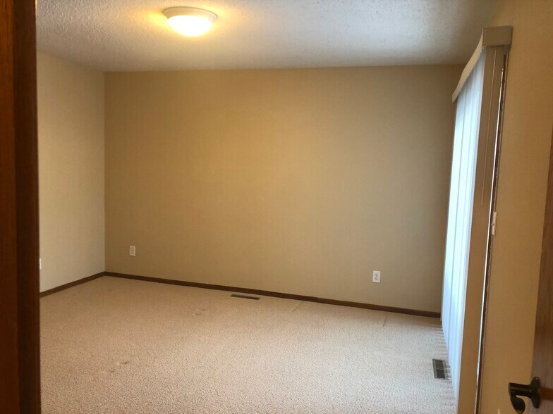 Guest Bedroom - 1419 12th St W