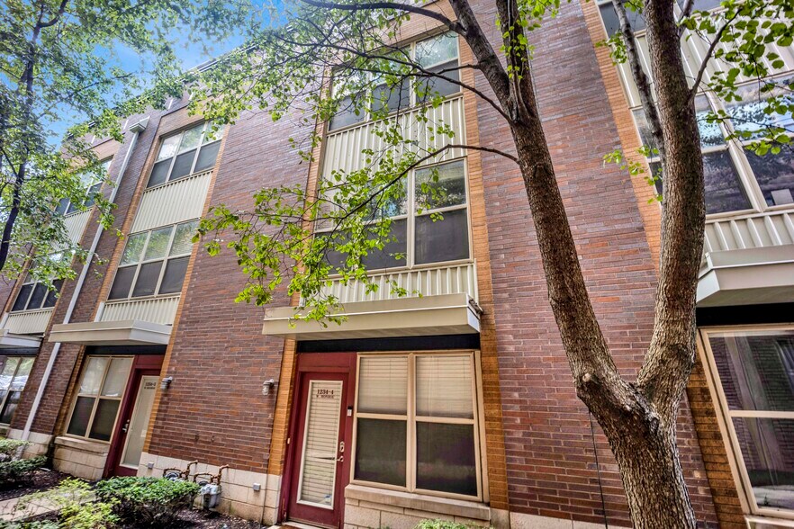 Primary Photo - 1234 W Monroe St