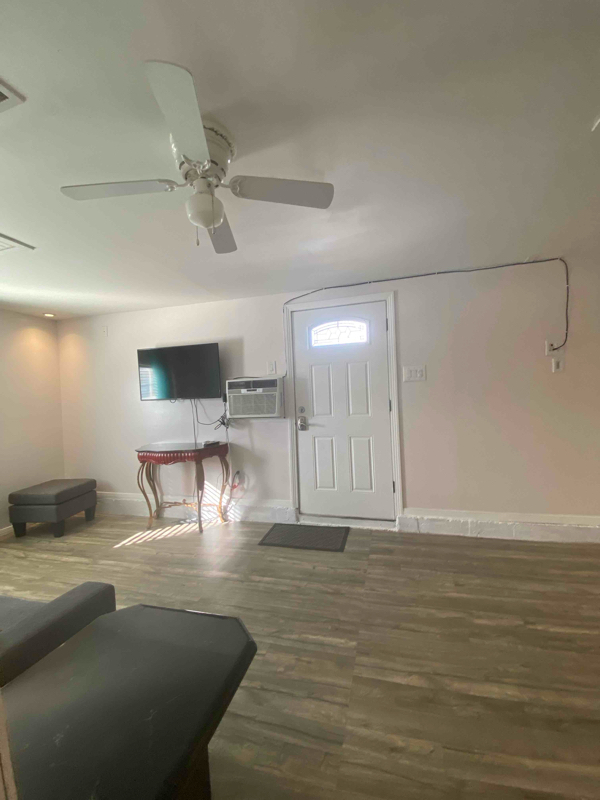 Building Photo - 4810 El Escorial Dr