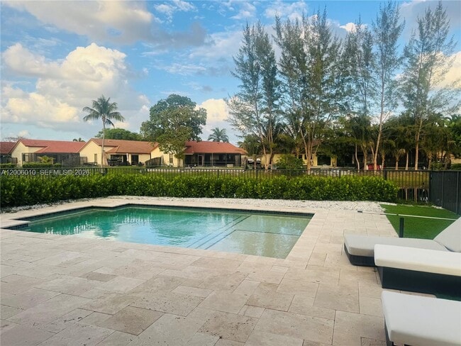 Building Photo - 865 SW 113th Ln