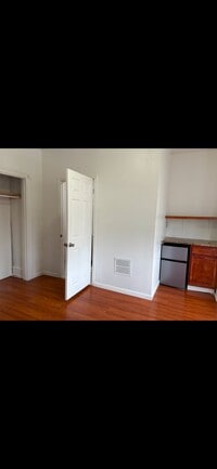 Building Photo - 5823 Filbert St