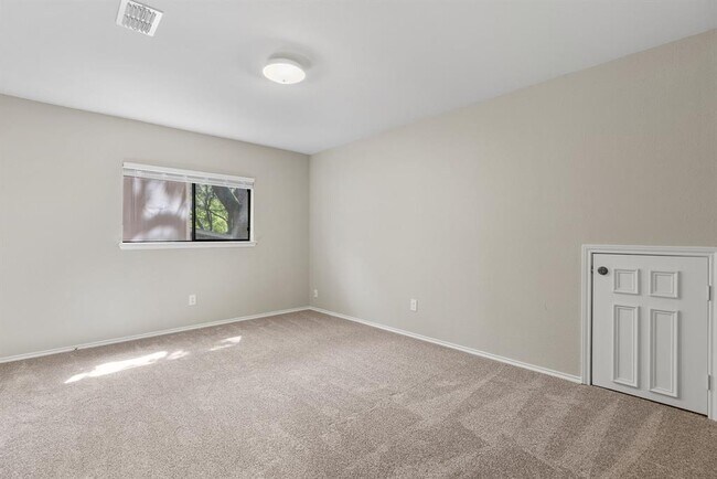 Building Photo - 13131 New Boston Bend