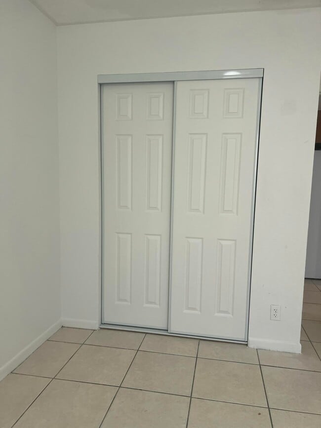 Building Photo - 1174 The 12th Fairway