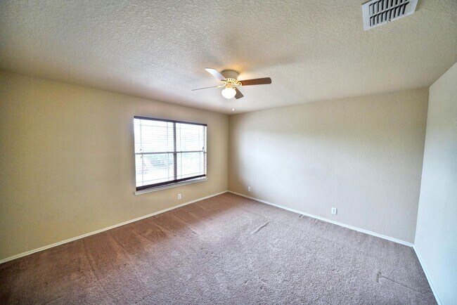 Building Photo - Gorgeous 5-Bedroom, 3.5-Bathroom Home Near...