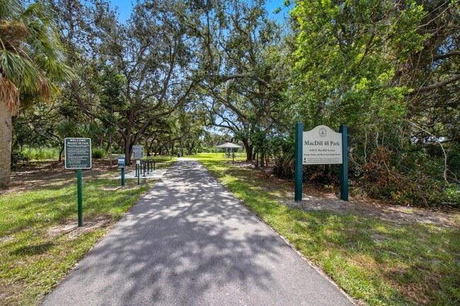 Building Photo - 6236 S Martindale Ave