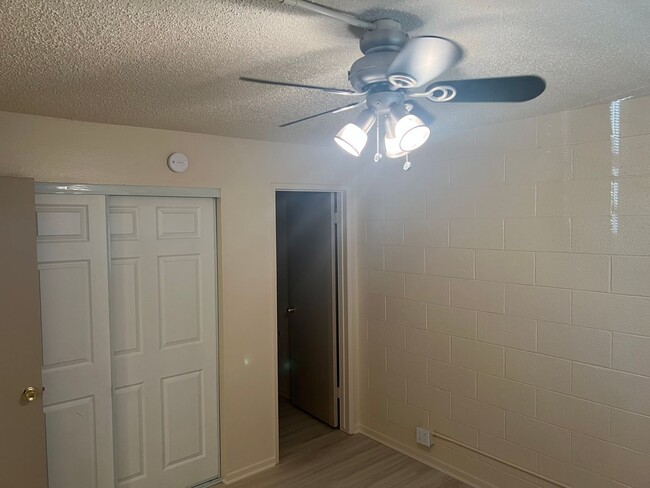 Building Photo - 1 Bedroom 1 Bath In Central Las Vegas