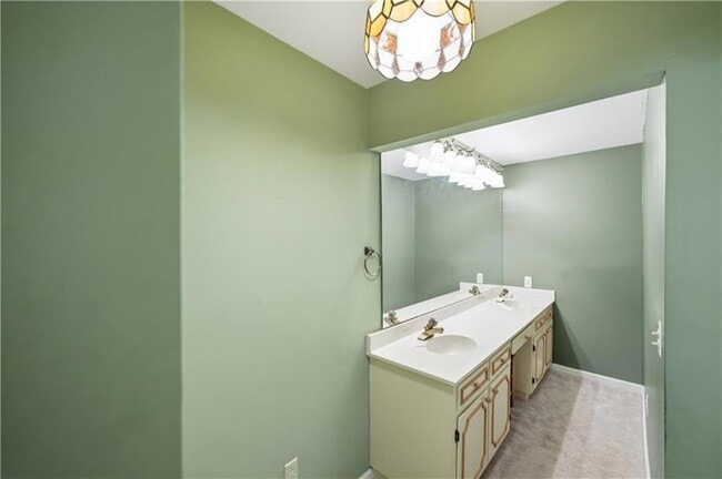 Building Photo - 114 Cherokee Dr S