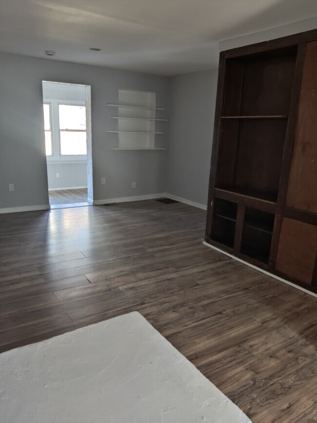 Building Photo - 6546 Theodore St