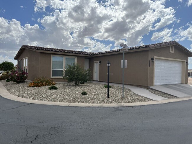 Building Photo - 3301 S Goldfield Rd