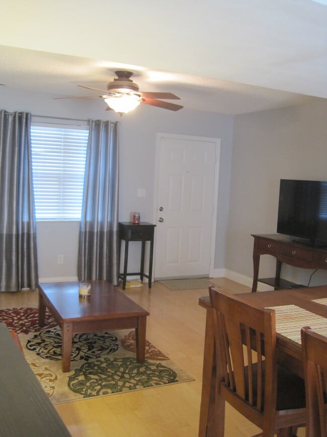 Building Photo - 9073 W Swan Cir