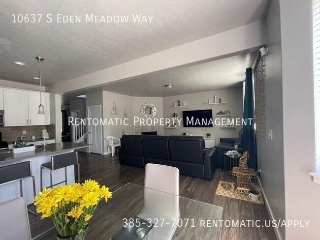 Building Photo - 10637 Eden Meadow Way