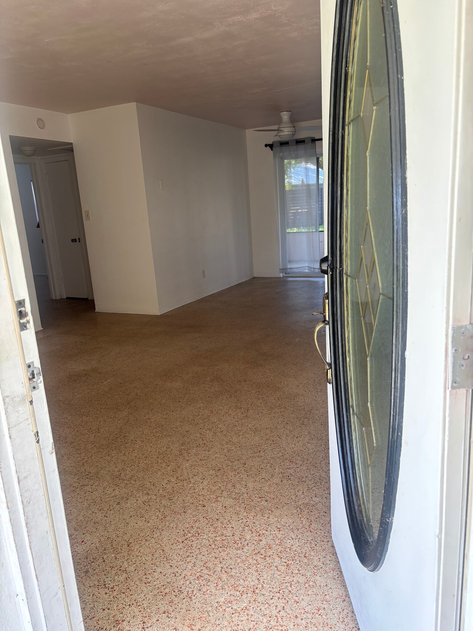 Entry - 10216 62nd Ter