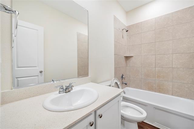 Building Photo - 5509 Brentlawn Dr