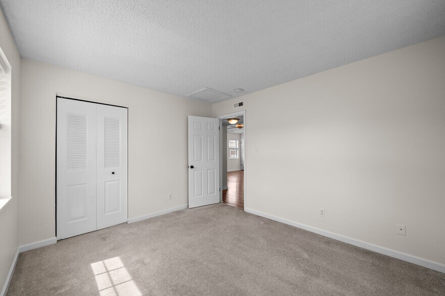 Building Photo - 1614 Thrush Ter