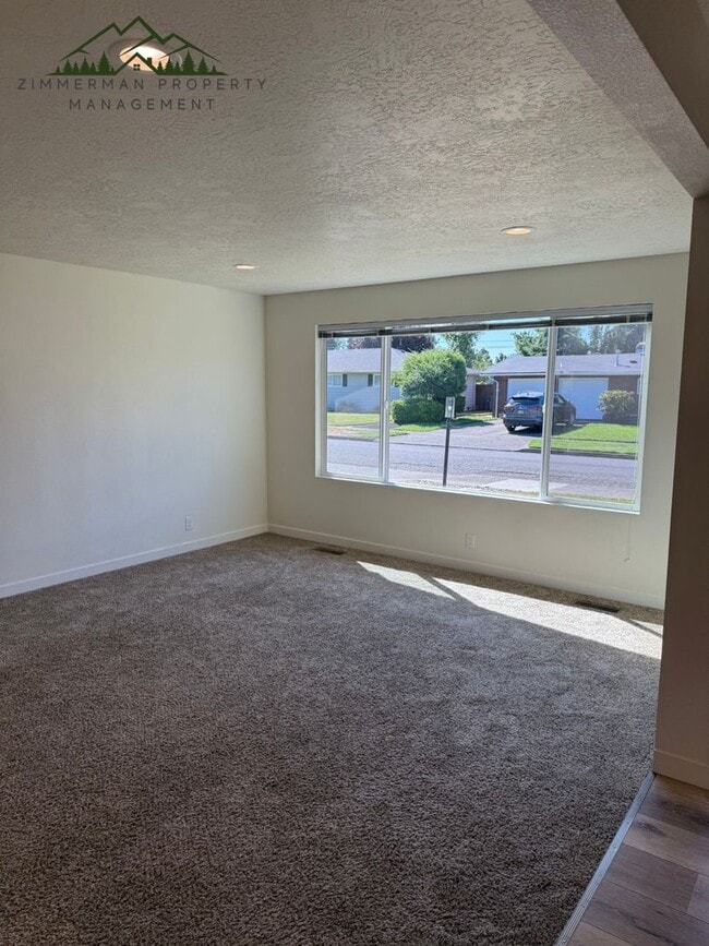 Building Photo - Beautiful Home in Hayden Bridge