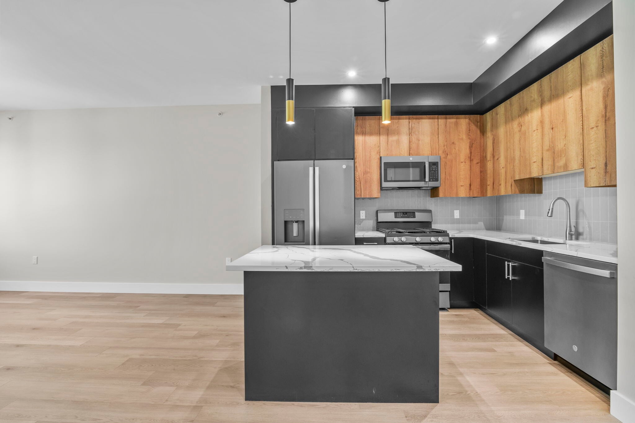 Building Photo - 2021 Jones Rd