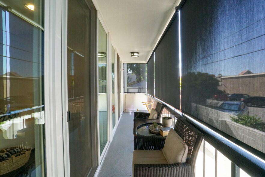 Patio - 22041 Costanso St