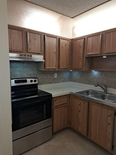 Building Photo - 11356 Royal Palm Blvd