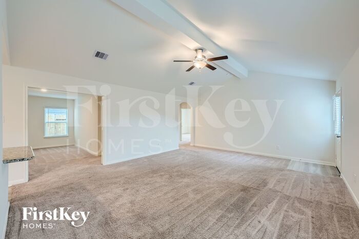 Building Photo - 26615 Ezemily Dr