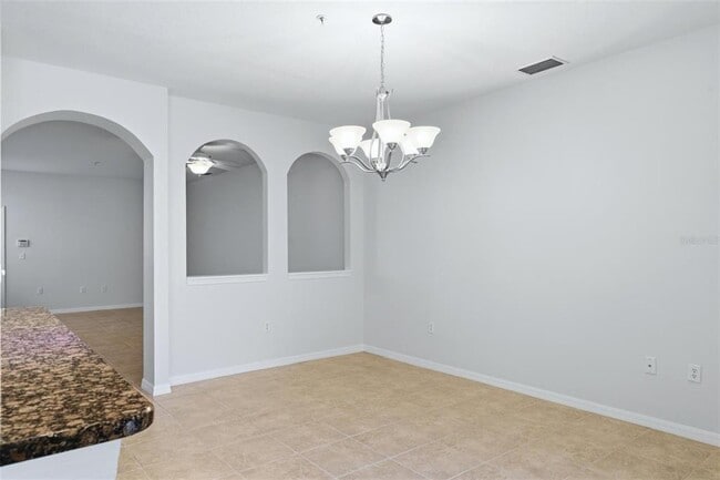 Building Photo - 3717 Parkridge Cir