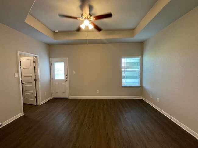 Building Photo - Brand New 3x2 Luxury Duplex in Seguin, TX!