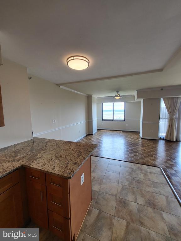 Building Photo - 1300 Crystal Dr