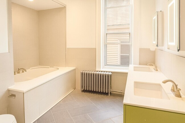 Building Photo - 155 Midland Ave