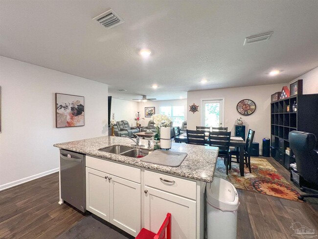 Building Photo - 5474 Merlin