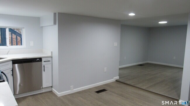 Building Photo - 17 Woodbine St