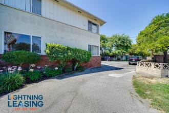 Building Photo - 6227 1/2 Craner Ave-6D