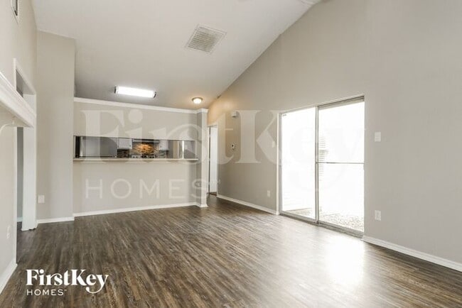 Building Photo - 1705 Wallingford Dr