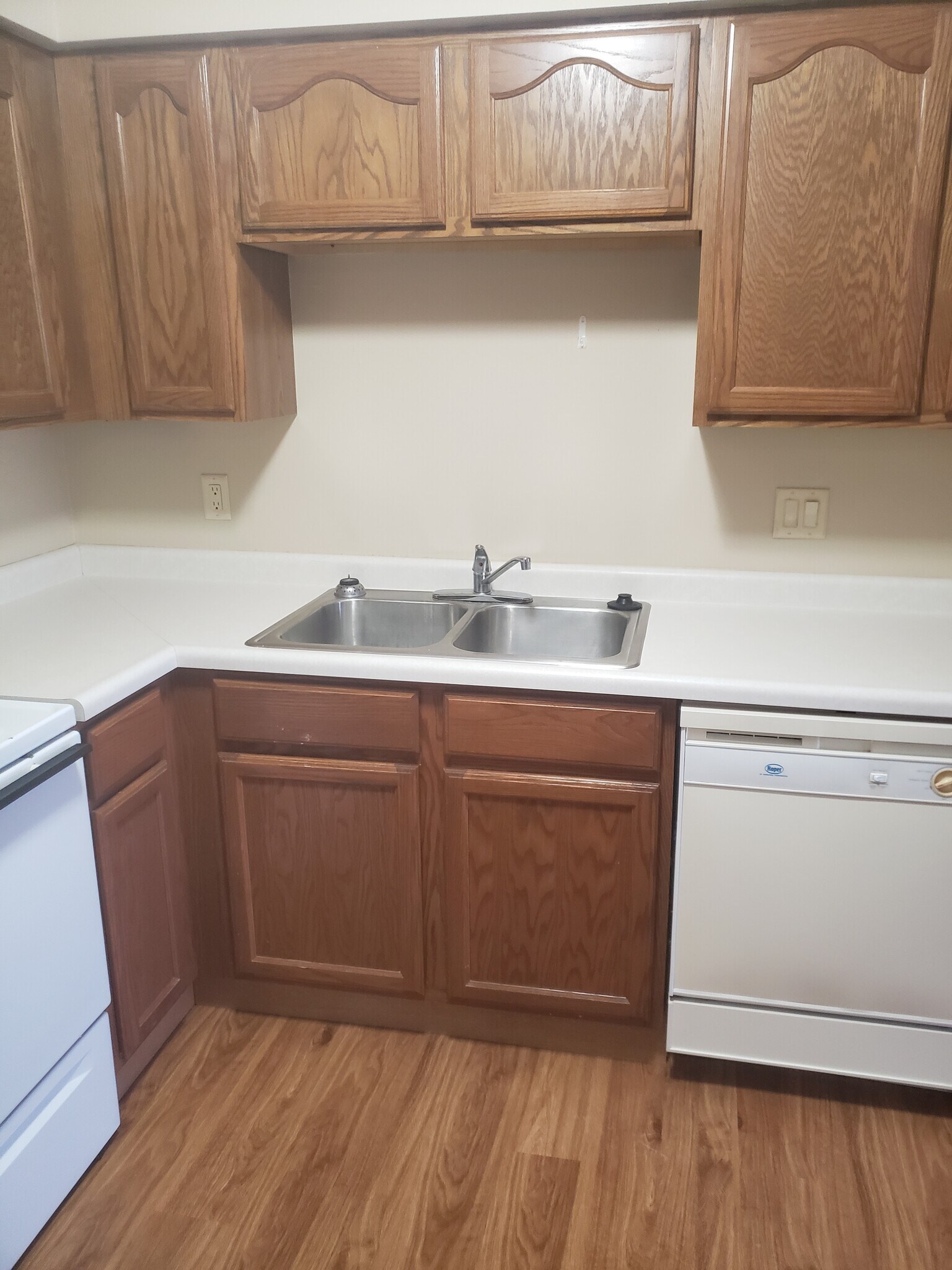 Kit - 327 W Frontage Rd NW