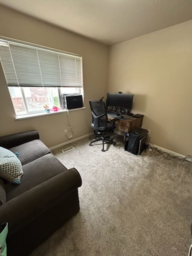 Building Photo - 2 Bed 1 Bath Condo in Rexburg Idaho - Unit...