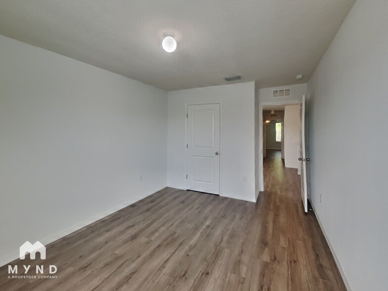 Building Photo - 1016 Ashentree Dr
