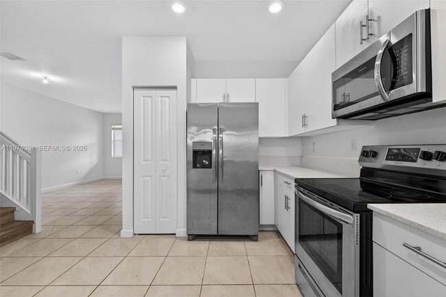 Building Photo - 2619 SE 11th St