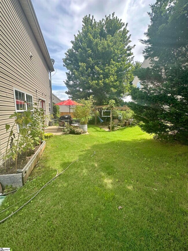 Building Photo - 200 Barbours Lane