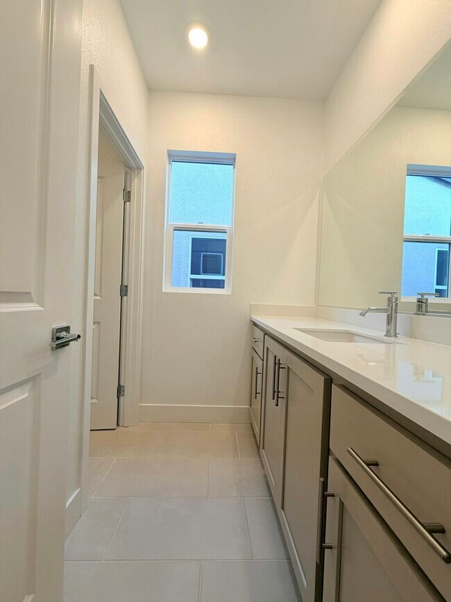 Building Photo - 325 N Paso Robles Dr