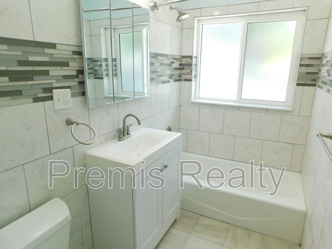 Building Photo - 5156 5th Ave S