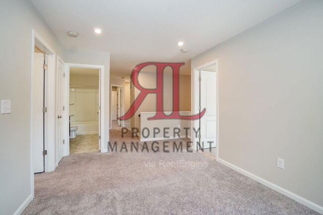 Building Photo - 992 Honeycomb Ln