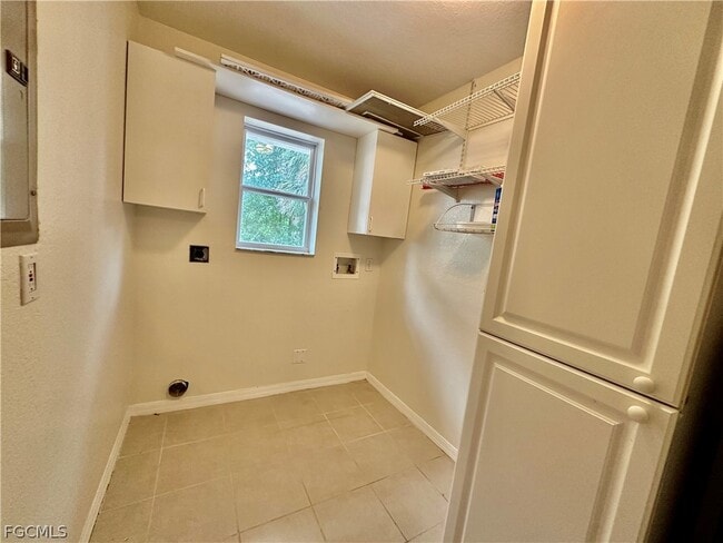 Building Photo - 6840 Cadet Ave