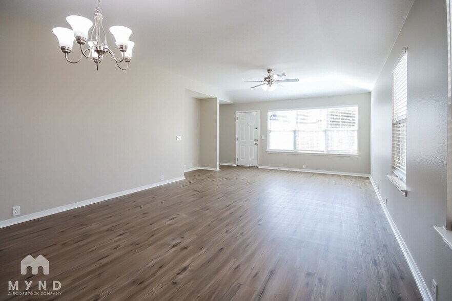 Building Photo - 7318 Rosebud Bend Dr