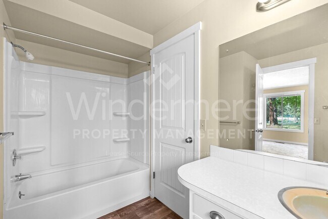 Building Photo - 7805 E Upriver Dr