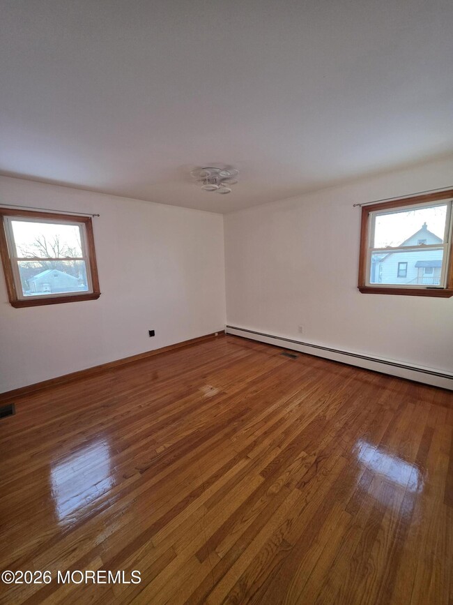 Building Photo - 71 Newark Pl