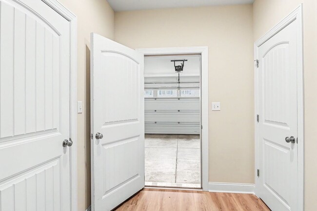 Building Photo - Three bedroom, 2.5 townhome in Mechanicsburg near Trindle Rd.