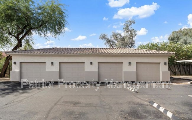 Building Photo - 9550 E Thunderbird Rd